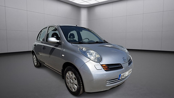 Nissan Micra 4 of 5