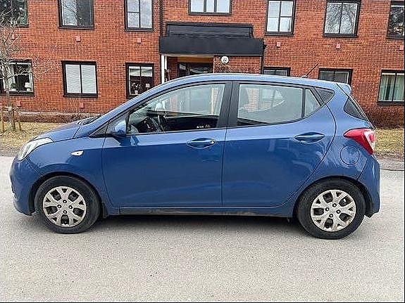 Hyundai i10 2 of 6