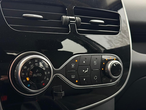 Renault Clio 17 of 22
