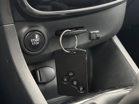 Renault Clio 16 of 22