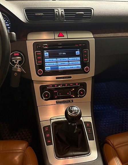 Volkswagen Passat CC 9 of 11