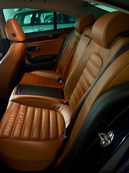 Volkswagen Passat CC 11 of 11
