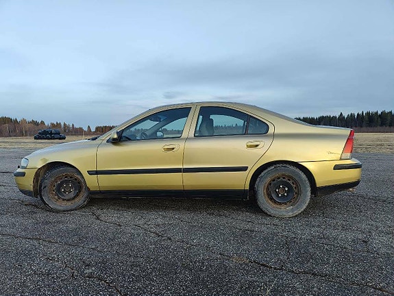 Volvo S60 3 of 5
