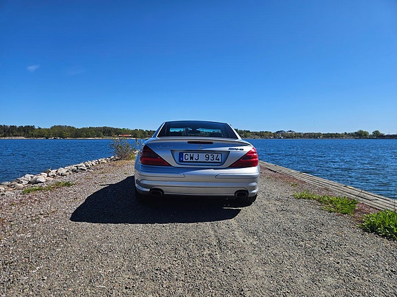 Mercedes-Benz SL500 3 of 5