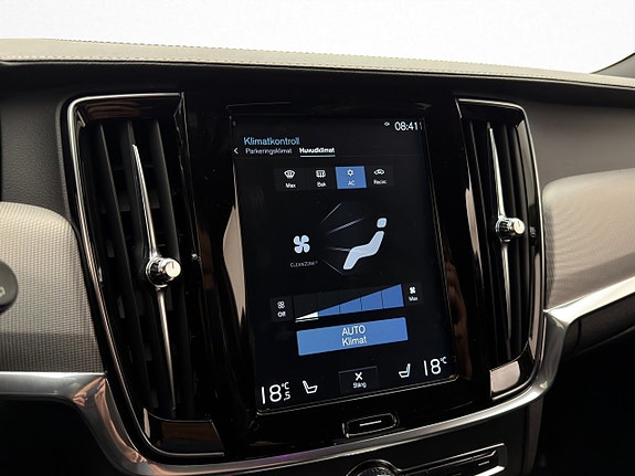 Volvo V90 26 of 30