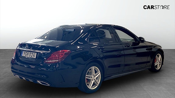 Mercedes-Benz C220 d 2 of 16