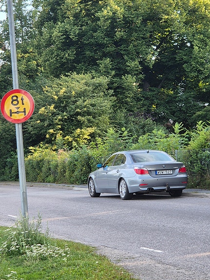BMW 523i 5 of 13