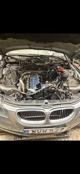 BMW 523i 10 of 13