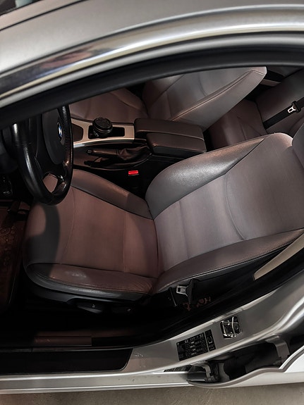 BMW 325i 3 of 5