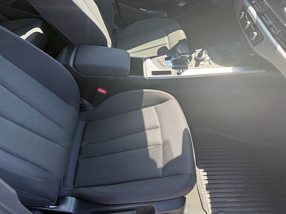 Audi A4 11 of 16