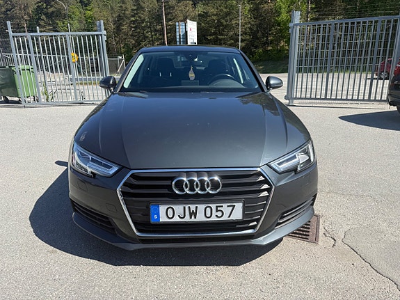 Audi A4 7 of 16