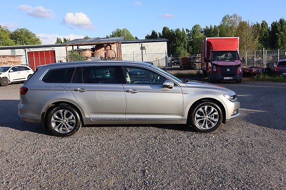 Volkswagen Passat 4 of 5