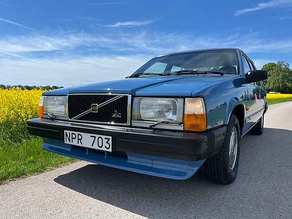 Volvo 740 3 of 5