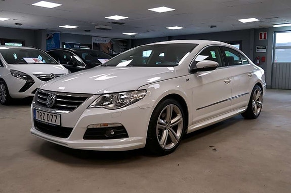 Volkswagen Passat CC 3 of 5