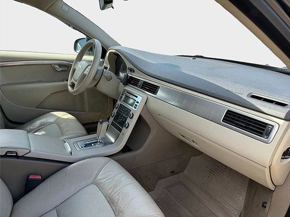Volvo V70 11 of 12