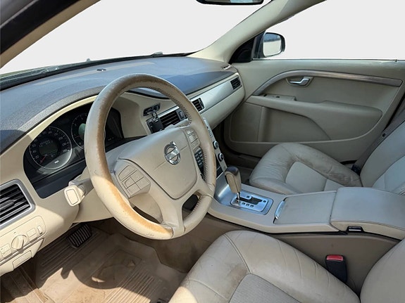 Volvo V70 8 of 12