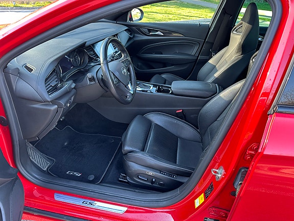 Opel Insignia 12 of 16