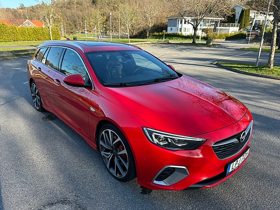 Opel Insignia 2 of 5