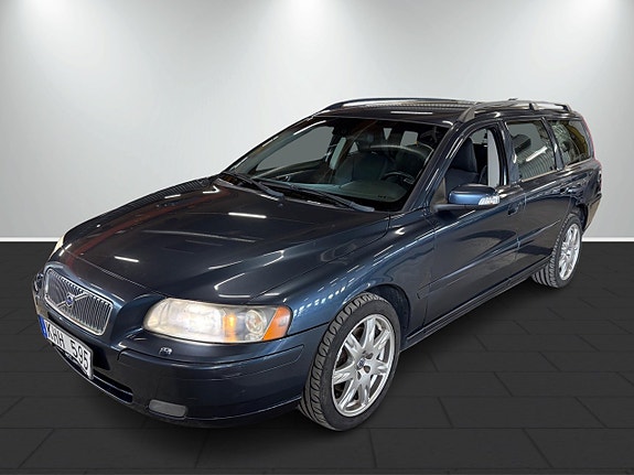 Volvo V70 2 of 5