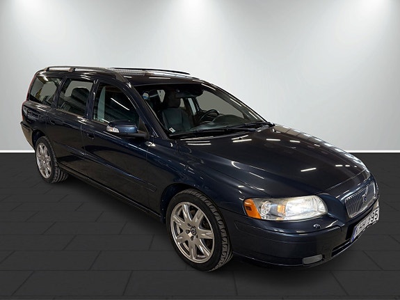 Volvo V70 4 of 5