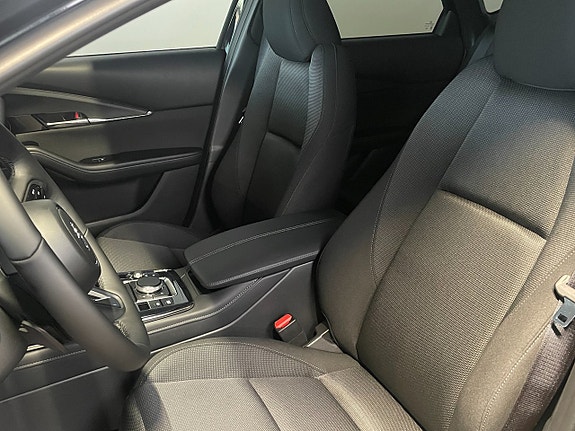 Mazda CX-30 8 of 16