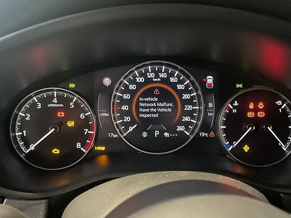 Mazda CX-30 9 of 16