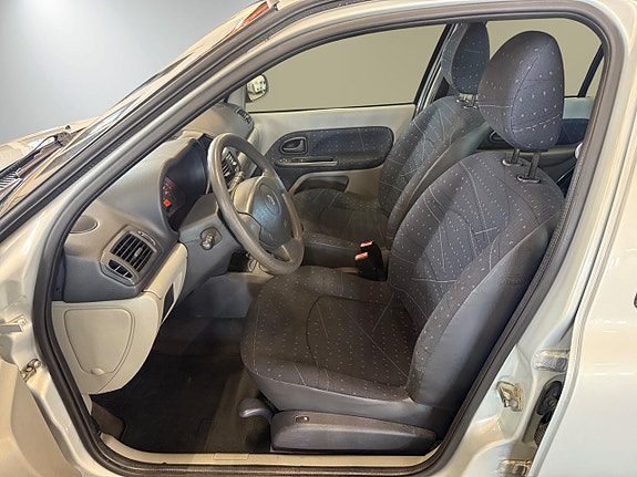 Renault Clio 7 of 14