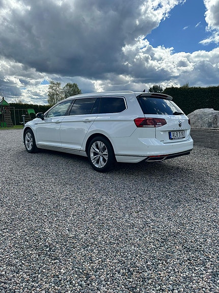 Volkswagen Passat 3 of 5