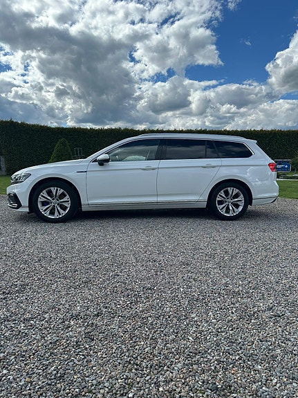 Volkswagen Passat 4 of 5