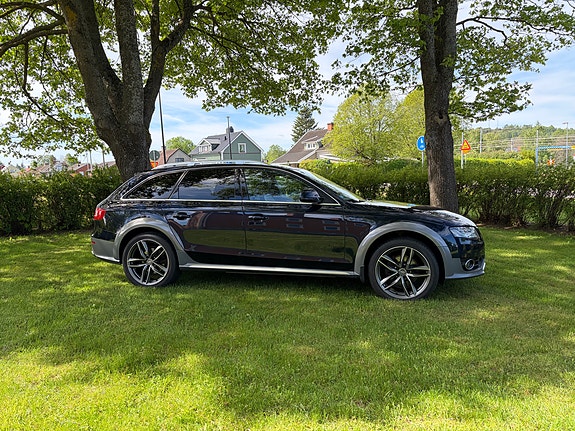 Audi A4 allroad 2 of 5