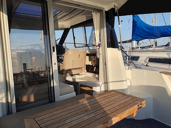 Beneteau Antares 780 - Suzuki 140 hk 6 of 12