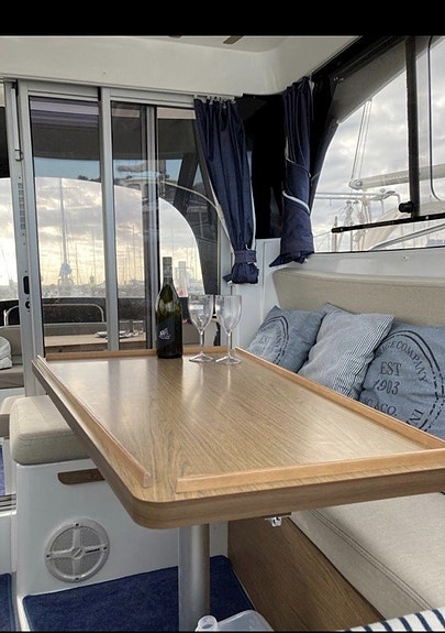 Beneteau Antares 780 - Suzuki 140 hk 9 of 12