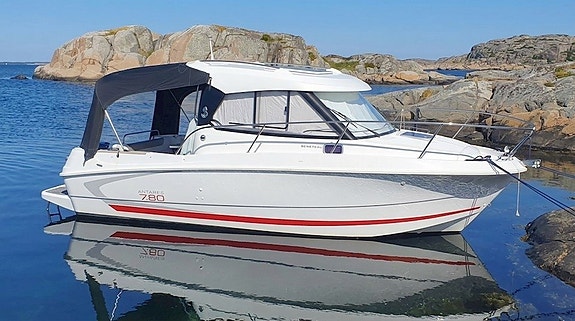 Beneteau Antares 780 - Suzuki 140 hk