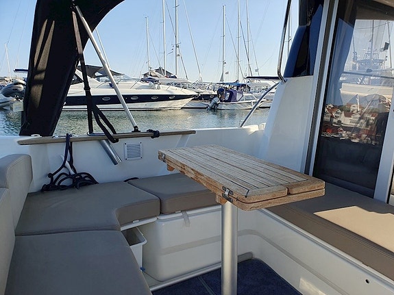 Beneteau Antares 780 - Suzuki 140 hk 5 of 12