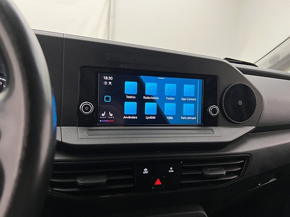Volkswagen Caddy 26 of 30