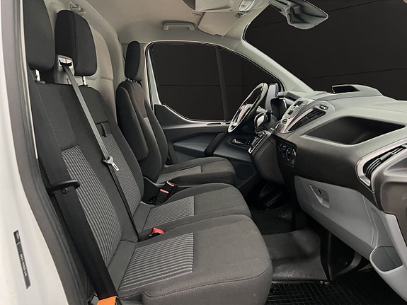 Ford Transit Custom 23 of 28