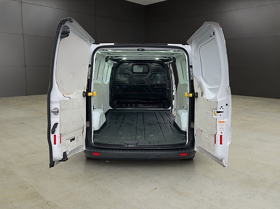 Ford Transit Custom 11 of 28