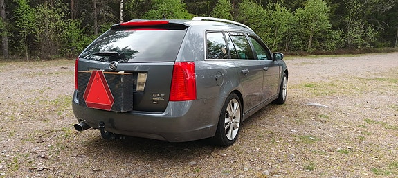 Cadillac BLS 4 of 5