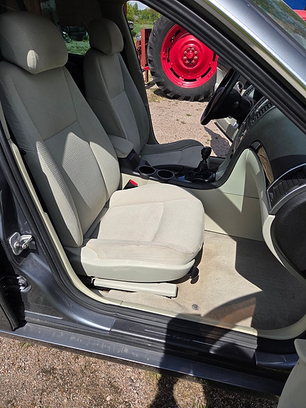 Cadillac BLS 21 of 24