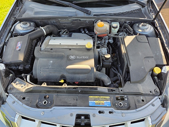 Cadillac BLS 16 of 24