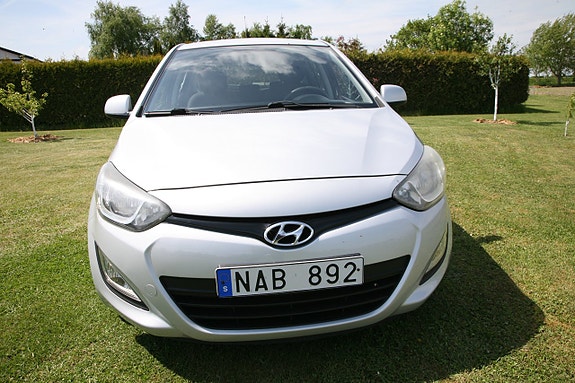 Hyundai i20 2 of 30
