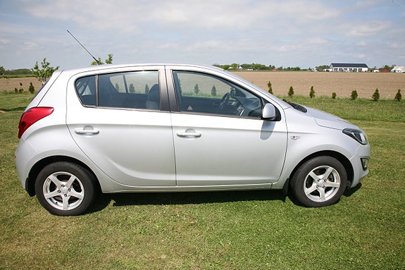 Hyundai i20 4 of 30
