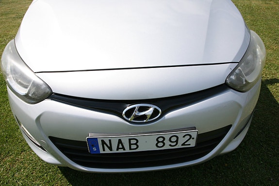Hyundai i20 3 of 30