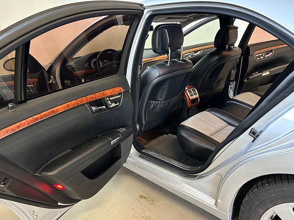 Mercedes-Benz S350 18 of 19