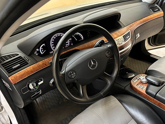 Mercedes-Benz S350 12 of 19