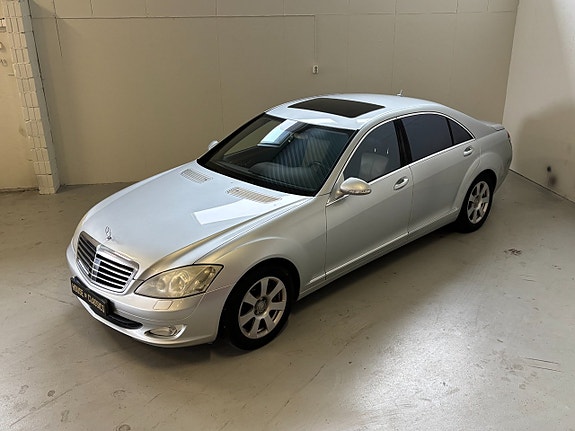 Mercedes-Benz S350 2 of 5