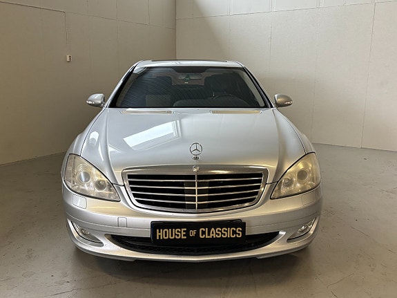 Mercedes-Benz S350 3 of 5