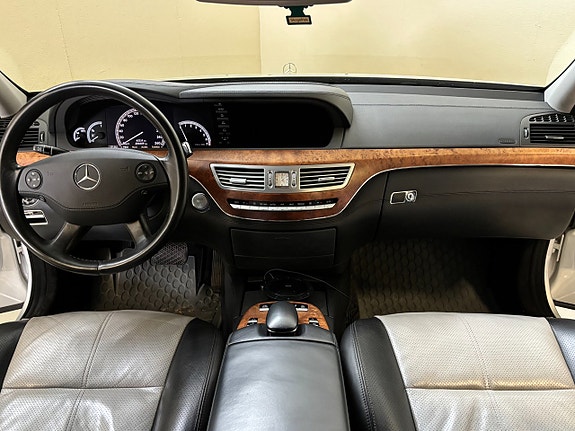 Mercedes-Benz S350 16 of 19