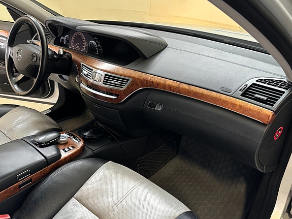 Mercedes-Benz S350 15 of 19