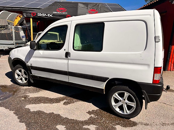 Peugeot Partner 3 of 5